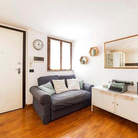 Porta Genova Balcony Apartment มิลาน ภายนอก รูปภาพ