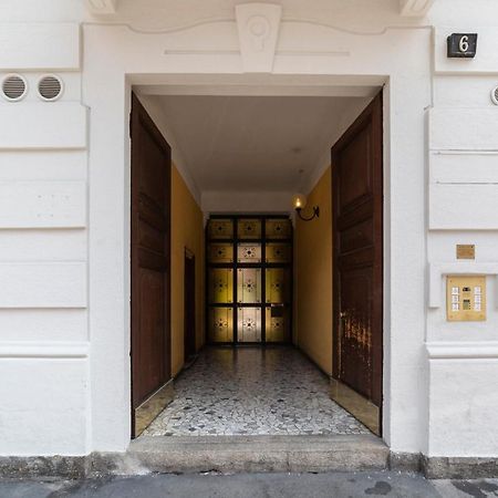 Porta Genova Balcony Apartment มิลาน ภายนอก รูปภาพ