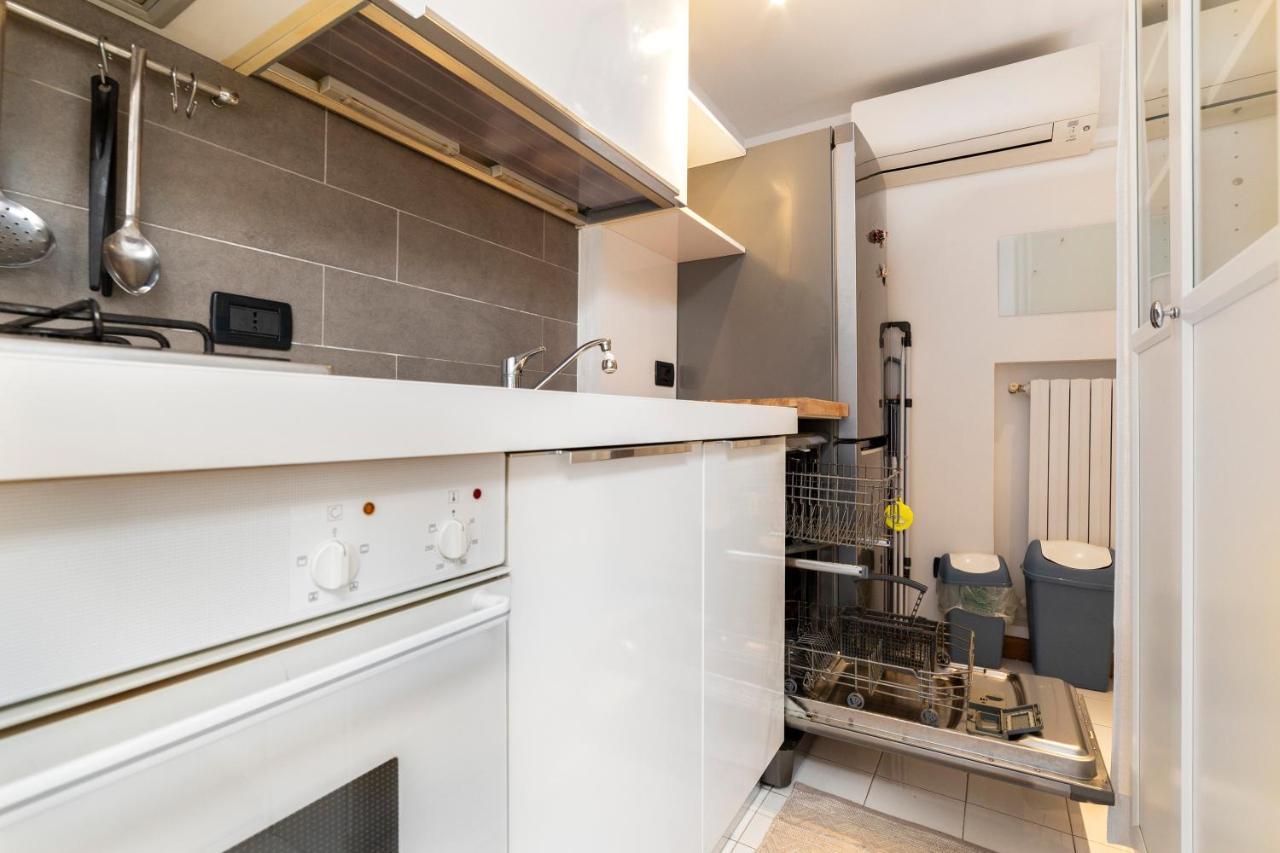 Porta Genova Balcony Apartment มิลาน ภายนอก รูปภาพ