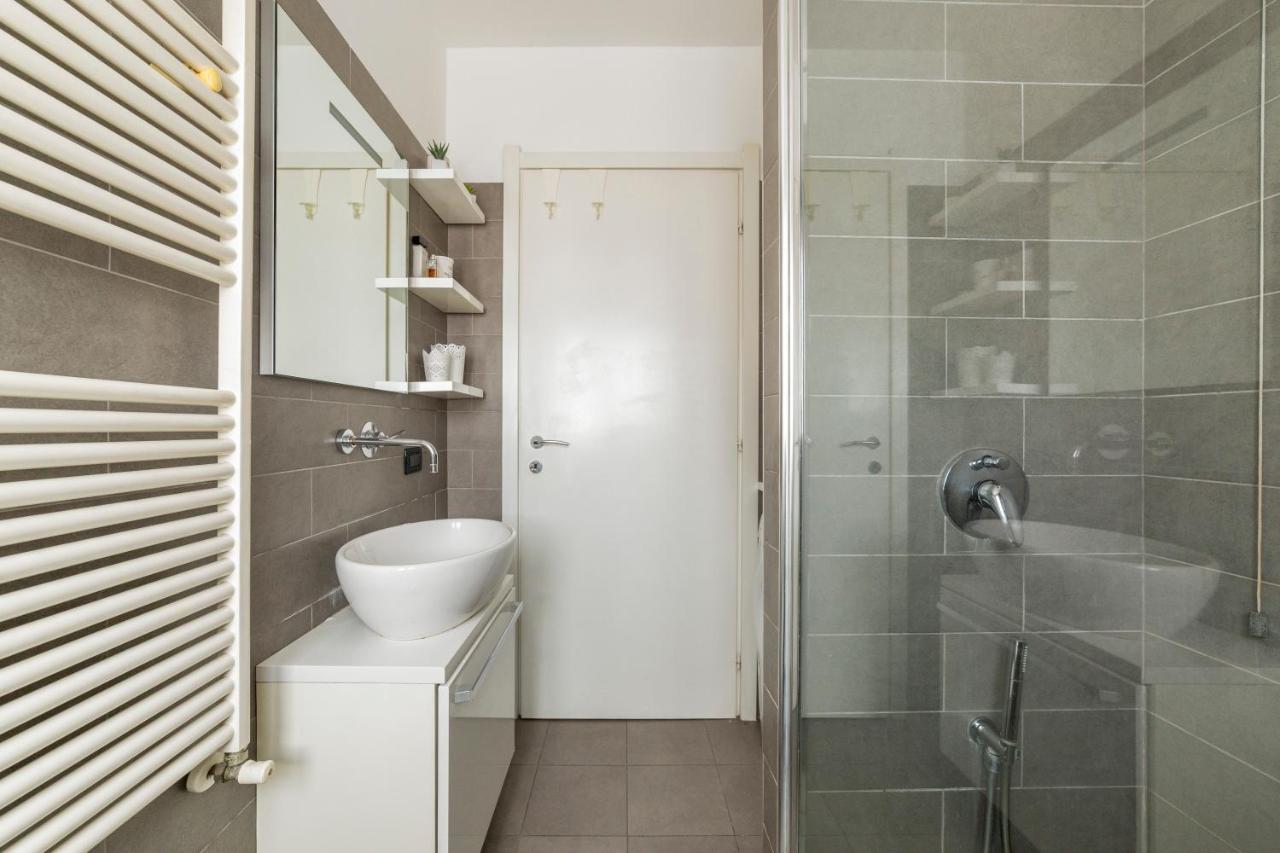 Porta Genova Balcony Apartment มิลาน ภายนอก รูปภาพ