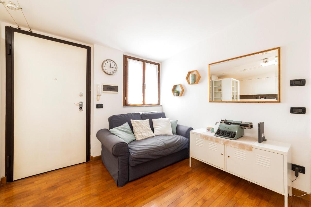 Porta Genova Balcony Apartment มิลาน ภายนอก รูปภาพ