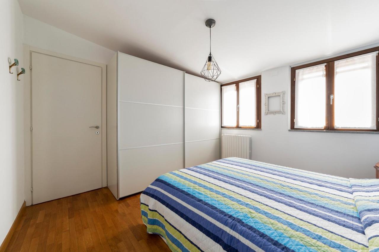 Porta Genova Balcony Apartment มิลาน ภายนอก รูปภาพ